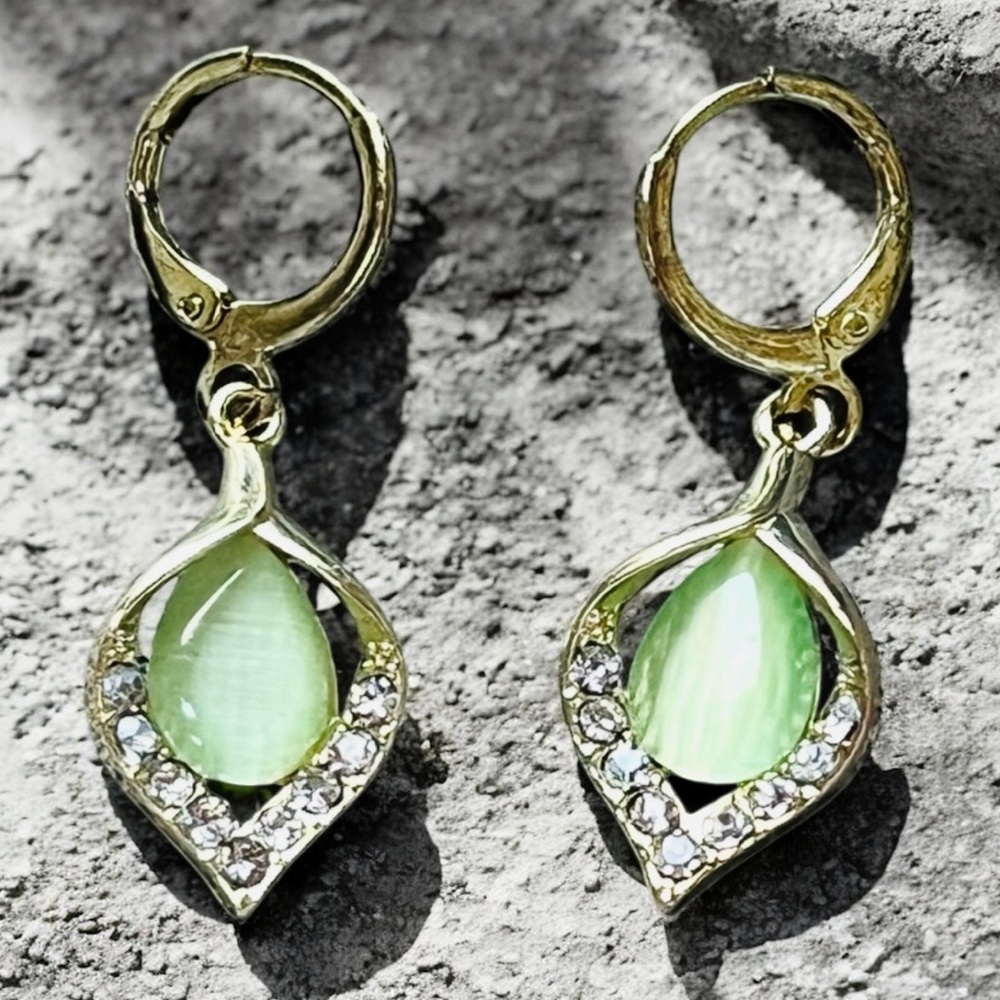 New Elegant Cat Eye Water Drop Hoop Earrings